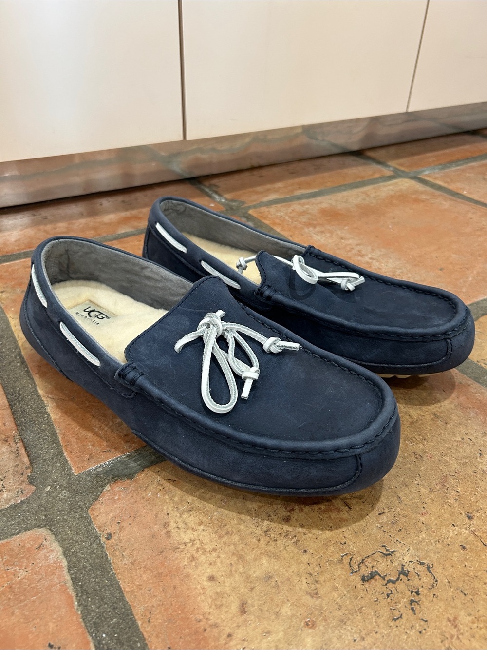 UGG Men's Navy Suede Moccasin Loafers- White Laces with brand new fur inserts